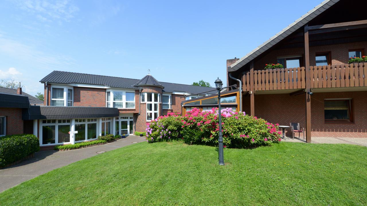 Landhotel Zur Eiche Buxtehude Exterior foto